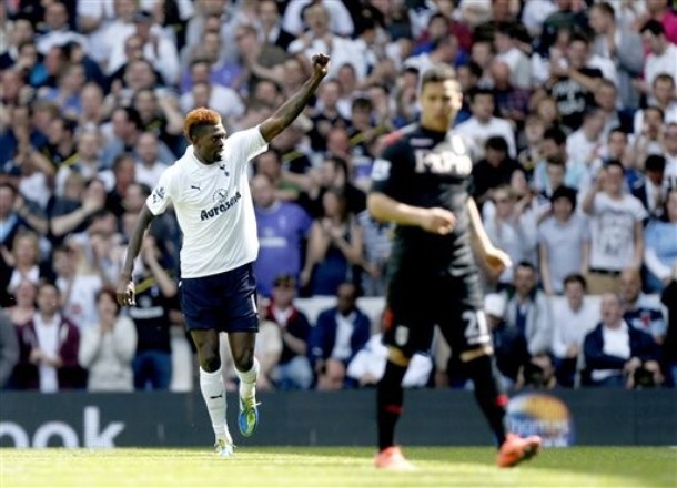 Adebayor là cầu thủ đã mở tỉ số trận đấu. Và khép lại chiến thắng 2-0 trước Fulham cho Tottenham là tiền đạo Jermain Defoe.
